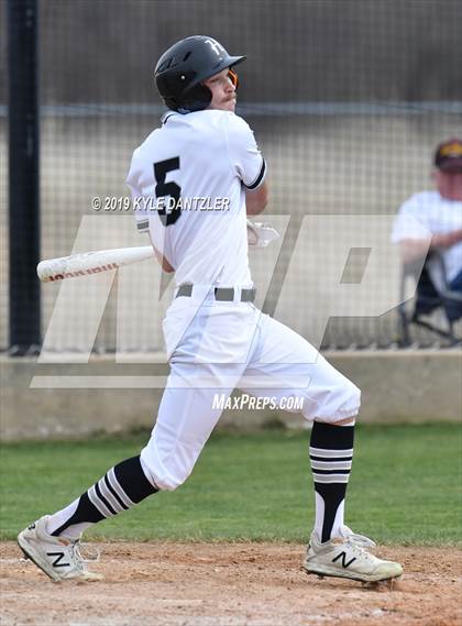 Thumbnail 3 in Howe vs Collinsville (Lindsay Tournament) photogallery.