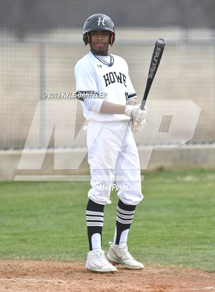 Thumbnail 2 in Howe vs Collinsville (Lindsay Tournament) photogallery.
