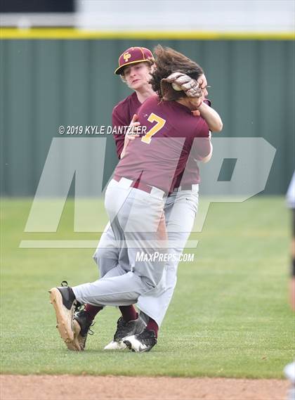 Thumbnail 1 in Howe vs Collinsville (Lindsay Tournament) photogallery.