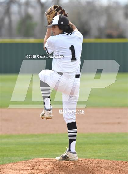 Thumbnail 1 in Howe vs Collinsville (Lindsay Tournament) photogallery.