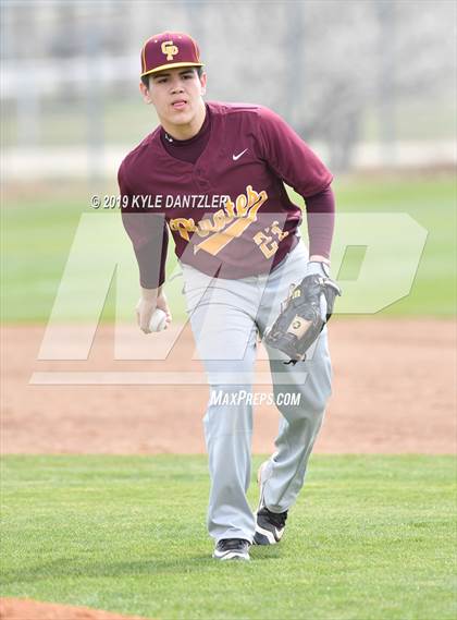 Thumbnail 3 in Howe vs Collinsville (Lindsay Tournament) photogallery.