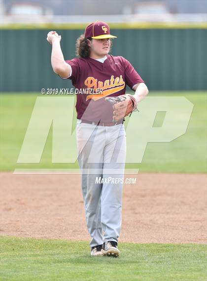 Thumbnail 3 in Howe vs Collinsville (Lindsay Tournament) photogallery.
