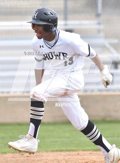 Thumbnail 1 in Howe vs Collinsville (Lindsay Tournament) photogallery.