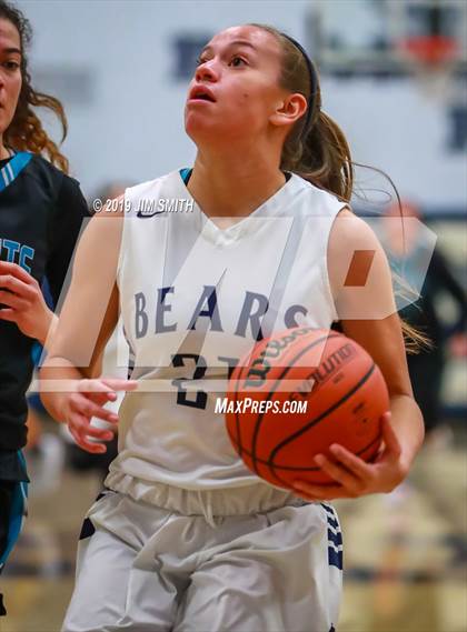 Thumbnail 3 in Del Norte vs. La Cueva  (Albuquerque Metro Championships) photogallery.
