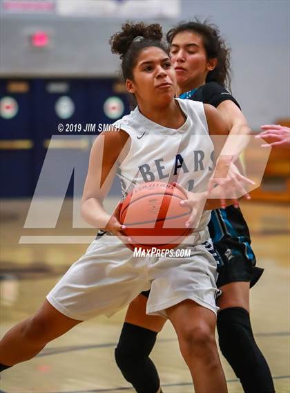 Thumbnail 2 in Del Norte vs. La Cueva  (Albuquerque Metro Championships) photogallery.
