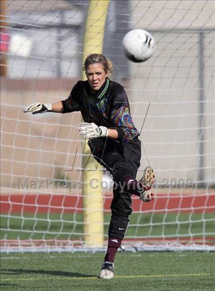 Thumbnail 1 in South vs. Valley Christian (CIF SS D5 Final) photogallery.