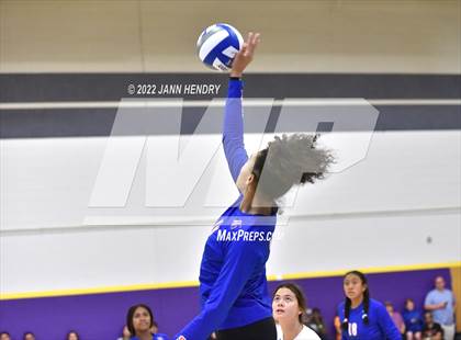 Thumbnail 1 in Bishop Gorman vs. Skyview (Durango Fall Classic) photogallery.