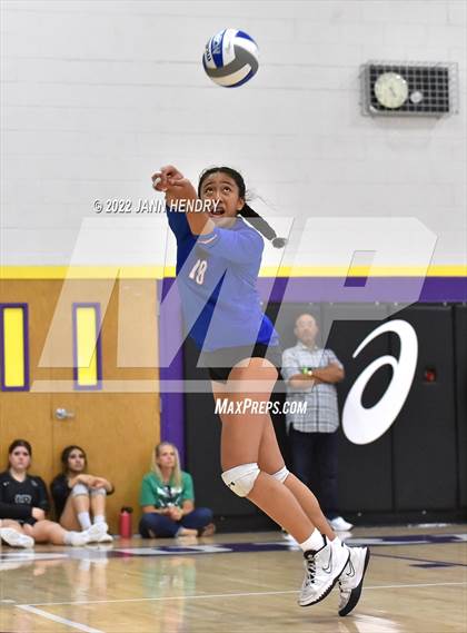 Thumbnail 2 in Bishop Gorman vs. Skyview (Durango Fall Classic) photogallery.
