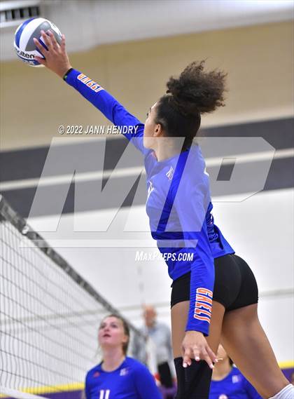 Thumbnail 3 in Bishop Gorman vs. Skyview (Durango Fall Classic) photogallery.