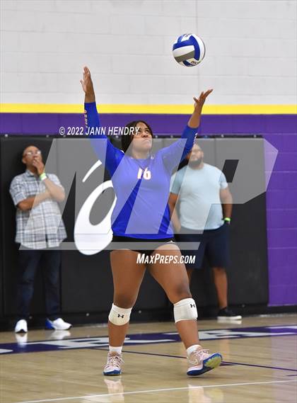 Thumbnail 3 in Bishop Gorman vs. Skyview (Durango Fall Classic) photogallery.