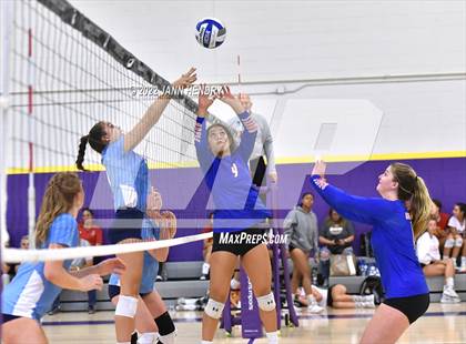 Thumbnail 2 in Bishop Gorman vs. Skyview (Durango Fall Classic) photogallery.