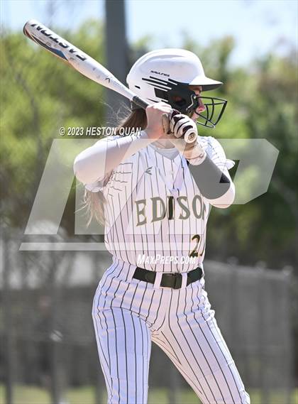 Thumbnail 1 in Mater Dei vs. Edison (Alan Dugard Classic) photogallery.