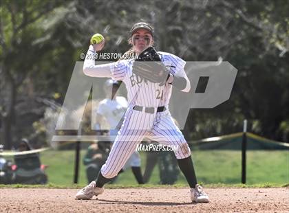 Thumbnail 1 in Mater Dei vs. Edison (Alan Dugard Classic) photogallery.