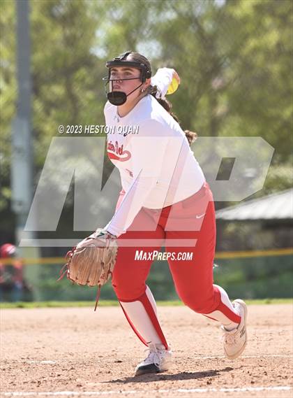 Thumbnail 1 in Mater Dei vs. Edison (Alan Dugard Classic) photogallery.
