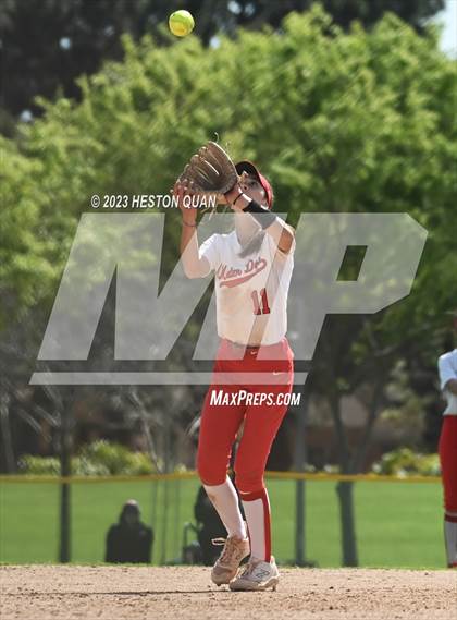 Thumbnail 1 in Mater Dei vs. Edison (Alan Dugard Classic) photogallery.