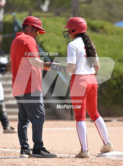 Thumbnail 2 in Mater Dei vs. Edison (Alan Dugard Classic) photogallery.