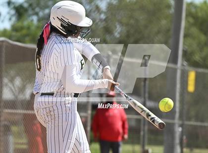 Thumbnail 3 in Mater Dei vs. Edison (Alan Dugard Classic) photogallery.