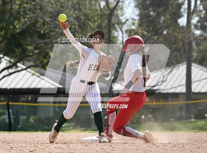 Thumbnail 3 in Mater Dei vs. Edison (Alan Dugard Classic) photogallery.