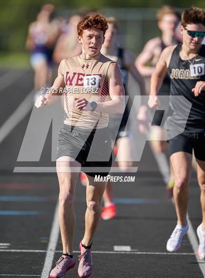 Thumbnail 1 in Dog Pound Invitational (800M) photogallery.