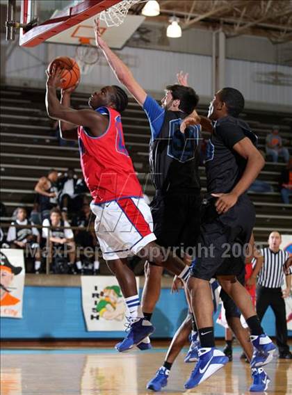 Thumbnail 2 in Crowley vs Memorial (Texas-Oklahoma Shootout) photogallery.