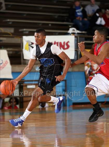 Thumbnail 1 in Crowley vs Memorial (Texas-Oklahoma Shootout) photogallery.