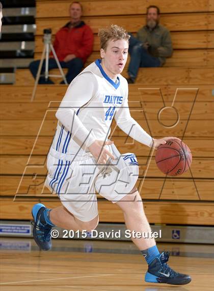 Thumbnail 2 in Franklin vs. Davis (Trojan Toss-Up) photogallery.