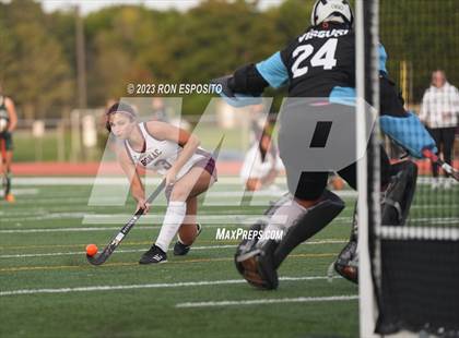 Thumbnail 3 in Harborfield @ East Hampton photogallery.