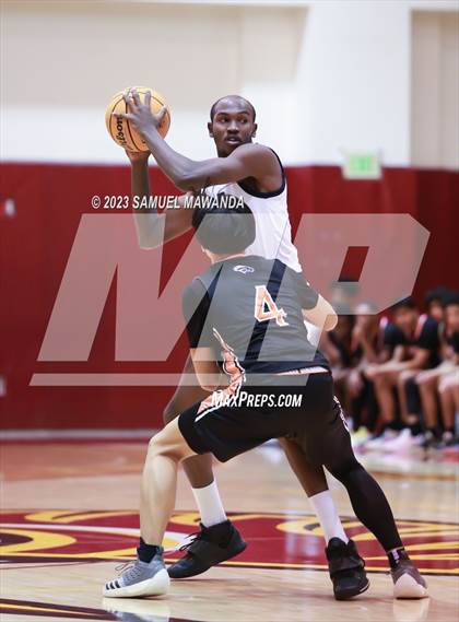 Thumbnail 3 in Roosevelt vs San Gabriel academy (So Cal Showdown) photogallery.