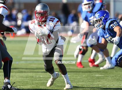 Thumbnail 2 in St. Thomas Aquinas vs Metuchen photogallery.