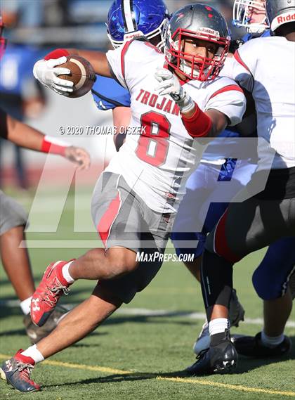 Thumbnail 3 in St. Thomas Aquinas vs Metuchen photogallery.
