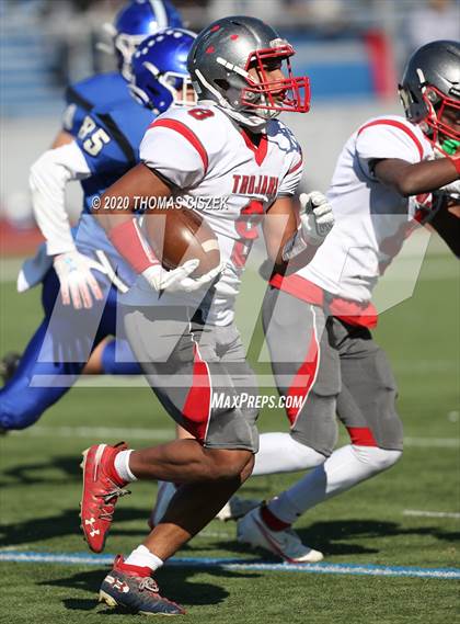 Thumbnail 2 in St. Thomas Aquinas vs Metuchen photogallery.