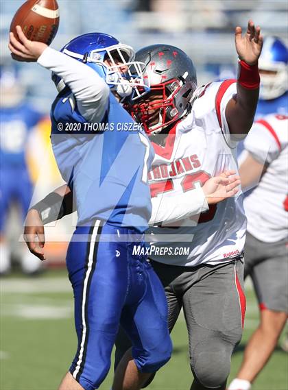 Thumbnail 2 in St. Thomas Aquinas vs Metuchen photogallery.