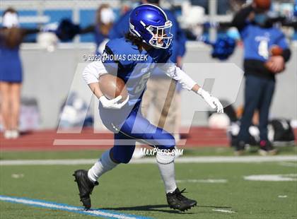 Thumbnail 2 in St. Thomas Aquinas vs Metuchen photogallery.