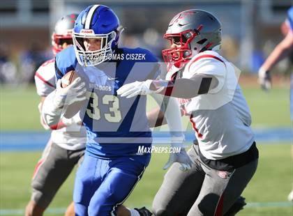 Thumbnail 1 in St. Thomas Aquinas vs Metuchen photogallery.