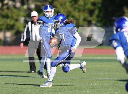Thumbnail 2 in St. Thomas Aquinas vs Metuchen photogallery.