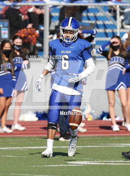 Thumbnail 3 in St. Thomas Aquinas vs Metuchen photogallery.