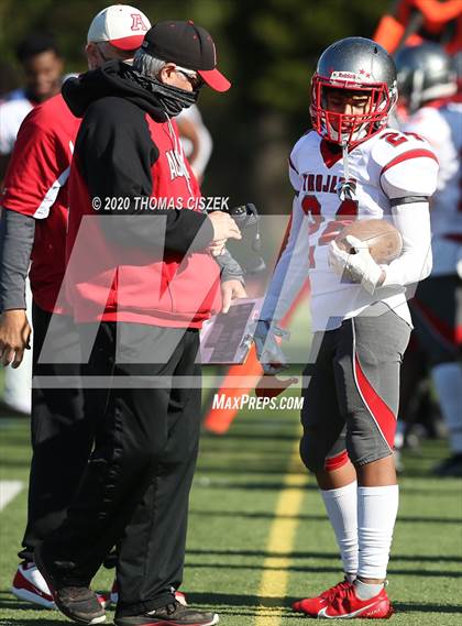 Thumbnail 2 in St. Thomas Aquinas vs Metuchen photogallery.