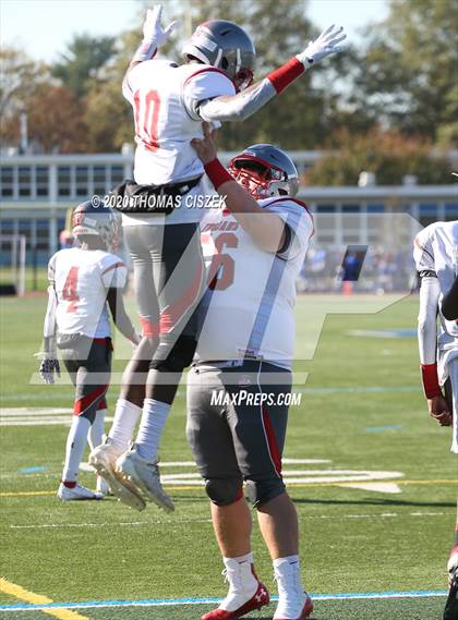 Thumbnail 3 in St. Thomas Aquinas vs Metuchen photogallery.