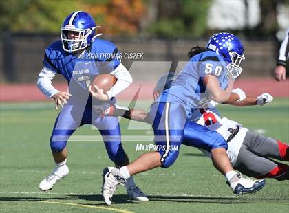 Thumbnail 2 in St. Thomas Aquinas vs Metuchen photogallery.