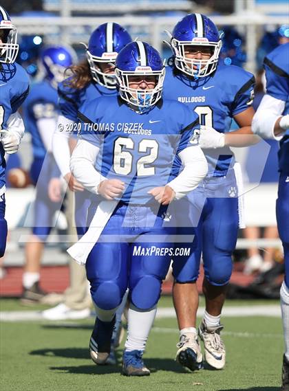 Thumbnail 3 in St. Thomas Aquinas vs Metuchen photogallery.