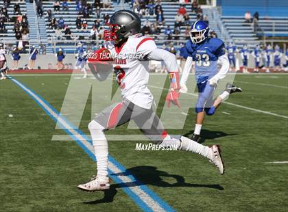 Thumbnail 3 in St. Thomas Aquinas vs Metuchen photogallery.