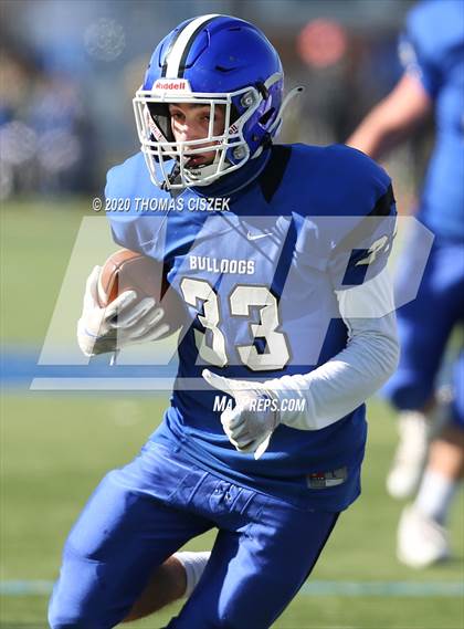 Thumbnail 2 in St. Thomas Aquinas vs Metuchen photogallery.