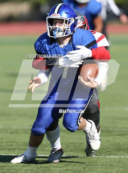 Thumbnail 2 in St. Thomas Aquinas vs Metuchen photogallery.