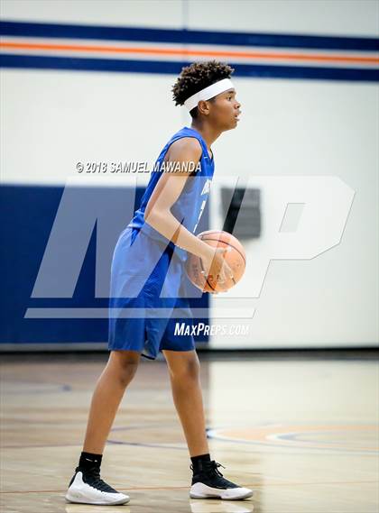 Thumbnail 2 in North Hollywood vs Royal (4th Annual West Valley Thanksgiving Tip-Off Classic) photogallery.