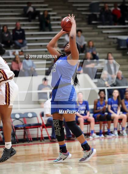 Thumbnail 3 in Summer Creek vs. Cypress Creek (McDonald's Texas invitational) photogallery.
