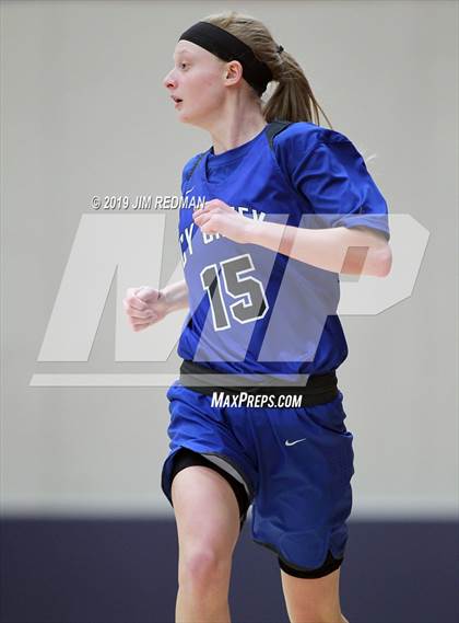 Thumbnail 1 in Summer Creek vs. Cypress Creek (McDonald's Texas invitational) photogallery.