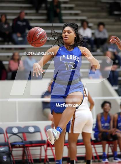 Thumbnail 3 in Summer Creek vs. Cypress Creek (McDonald's Texas invitational) photogallery.