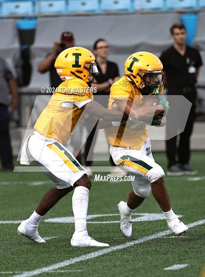 Thumbnail 1 in Myers Park vs. Independence photogallery.