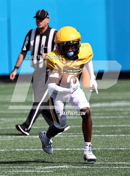 Thumbnail 2 in Myers Park vs. Independence photogallery.