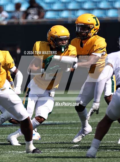 Thumbnail 1 in Myers Park vs. Independence photogallery.